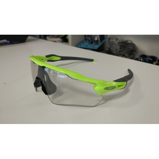 Oakley Radar EV Path 9208-49 fotocromatica Radar EV Path Oakley Radar EV Path 9208-49 fotocromatica Radar EV Path